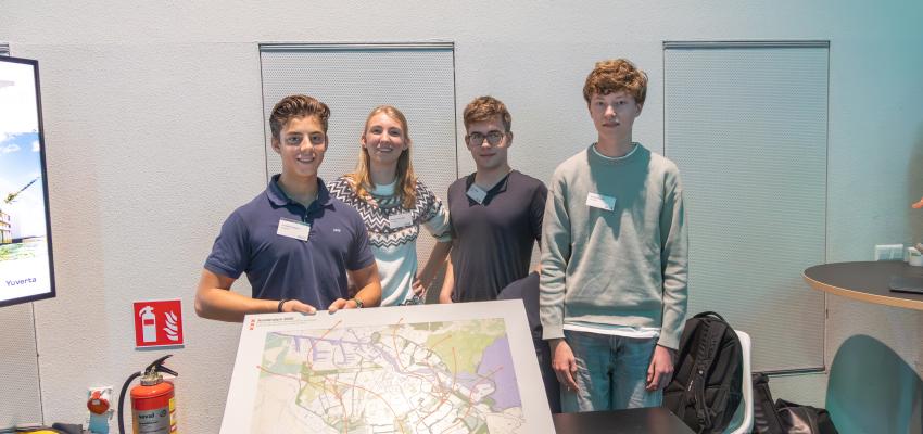 Rooftop Symposium presentatie studenten Yuverta